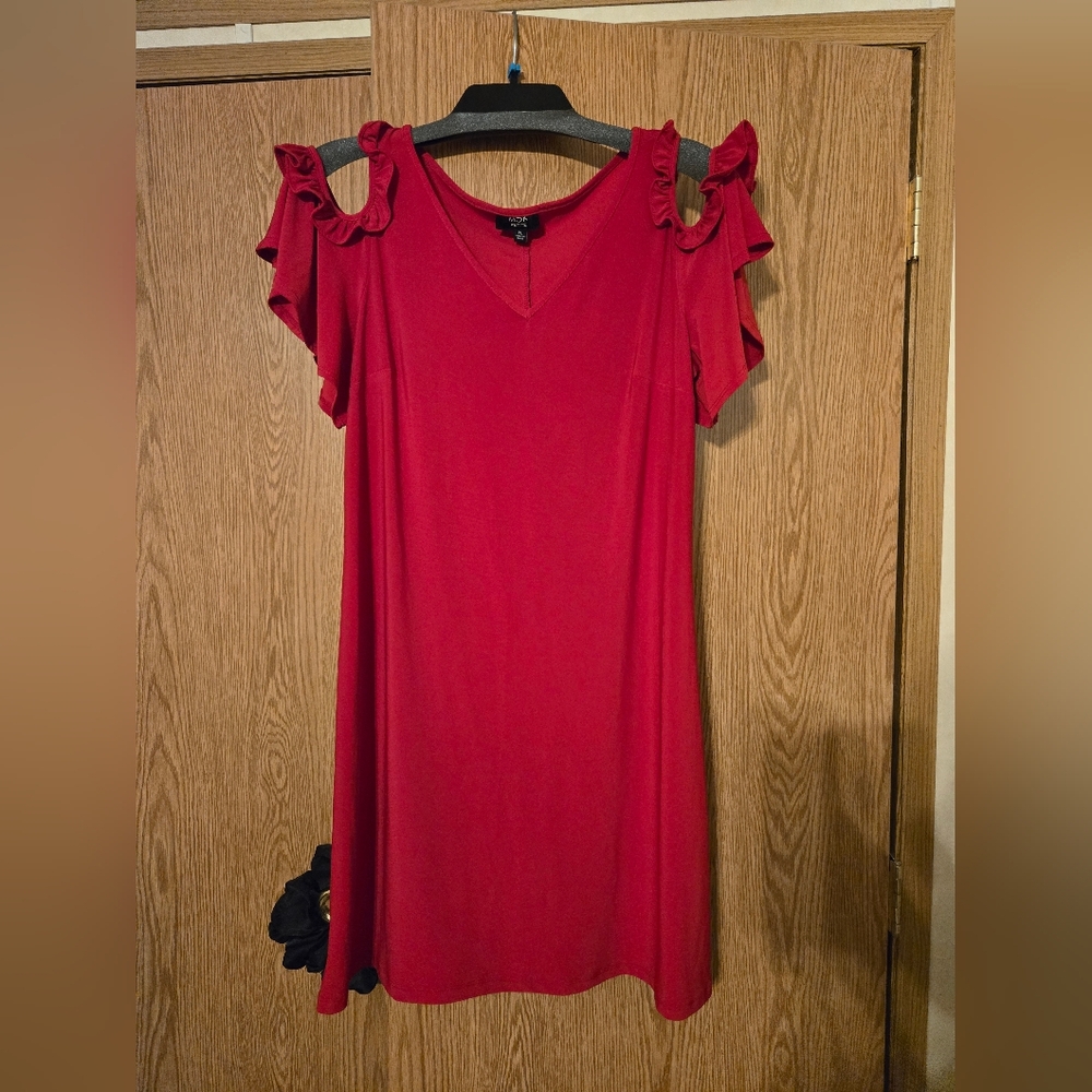 Elegant Red Ruffle Cold Shoulder Dress